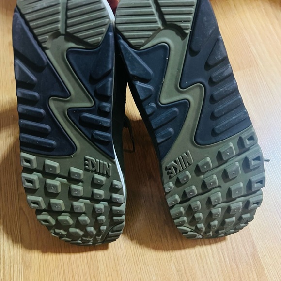 Nike Air Max 90 Essentials - Picture 5 of 8